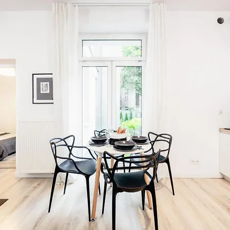 Pamiatkowa 11, 2 Rooms, Self Check In 24h 포즈난