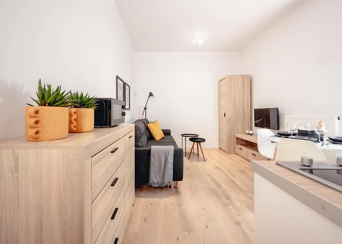 Pamiatkowa 11, 2 Rooms, Self Check In 24h Познань