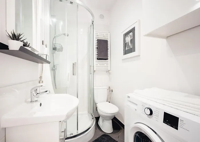 Pamiatkowa 11, 2 Rooms, Self Check In 24h Poznan