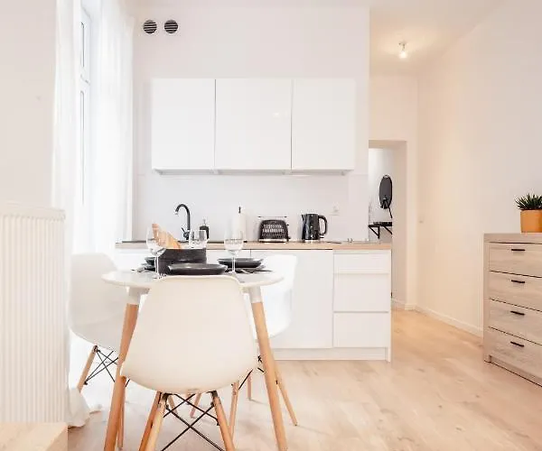 Daire Pamiatkowa 11, 2 Rooms, Self Check In 24h Poznan